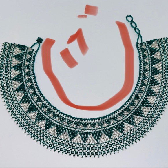 BEADED NECKLACE GREEN AND SILVER 17” LONG MEXICAN BEADED HANDMADE NECKLA… - Picture 6 of 6